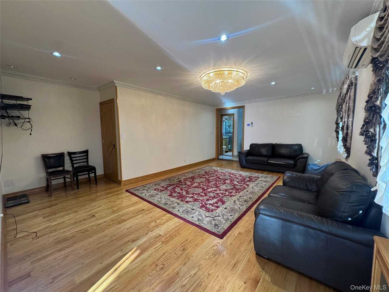 7719 170th St #1stFL - Photo 3 of 7