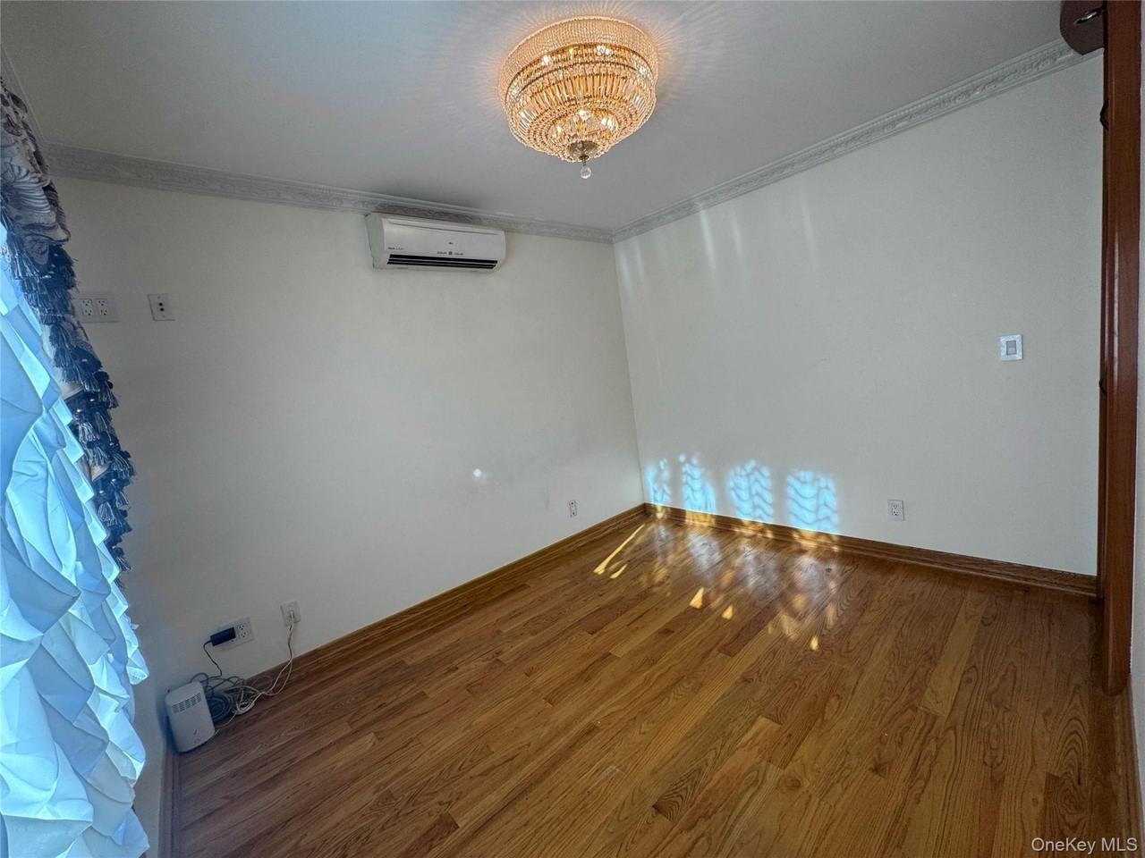 7719 170th St #1stFL - Photo 6 of 7