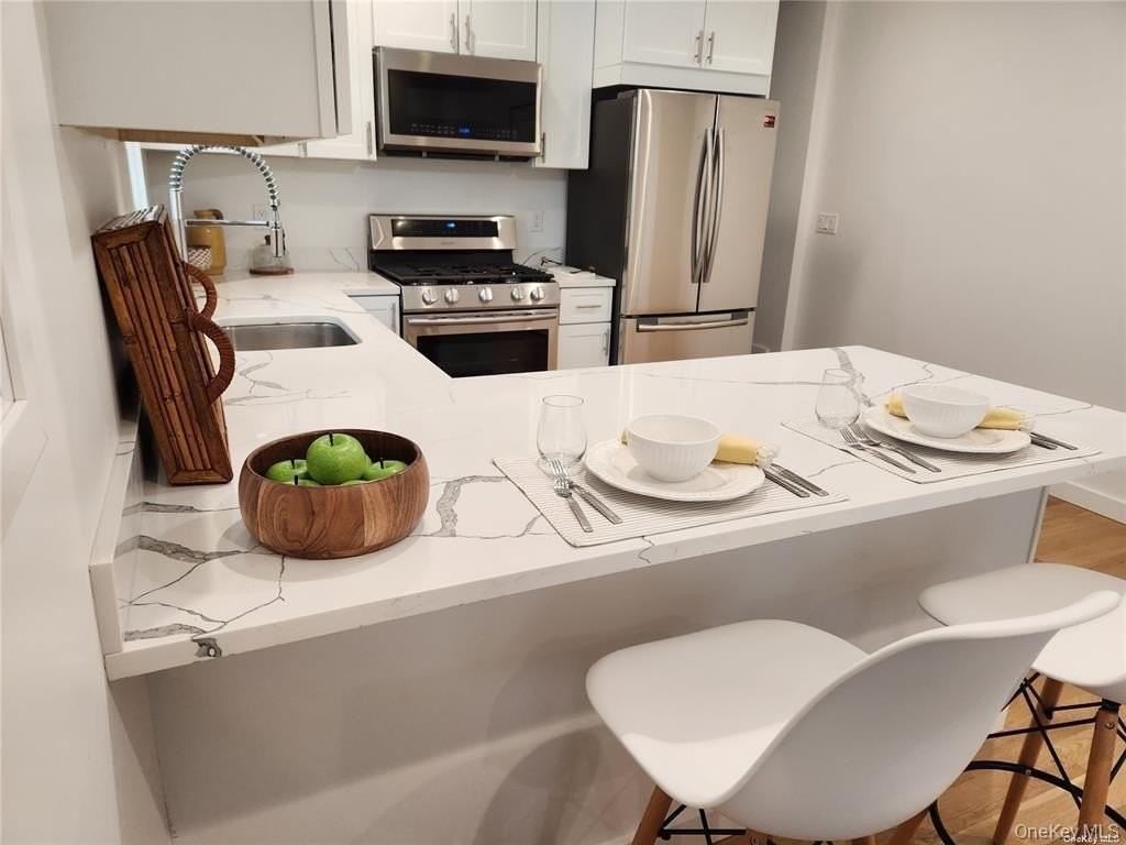 156 Jefferson Ave #3 - Photo 4 of 23