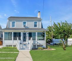 320 Sunset Dr S - Photo 1 of 1