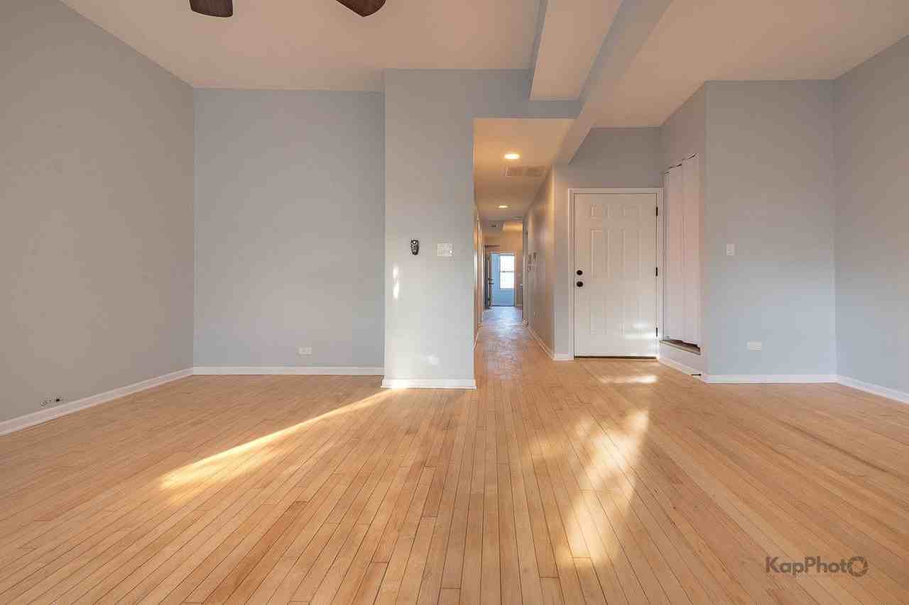 3328 S Emerald Ave #3 - Photo 5 of 27