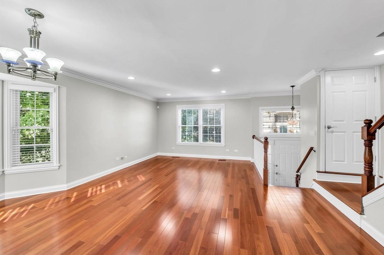 18599 W Sterling Ct - Photo 5 of 32