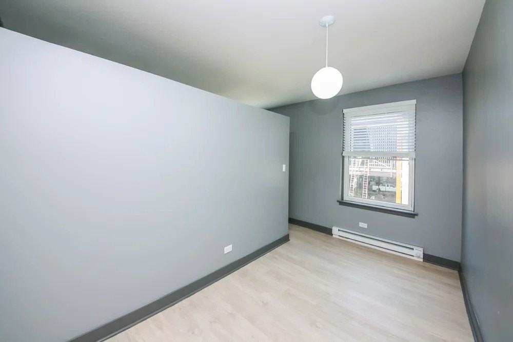 944 W Montrose Ave #103 - Photo 7 of 9