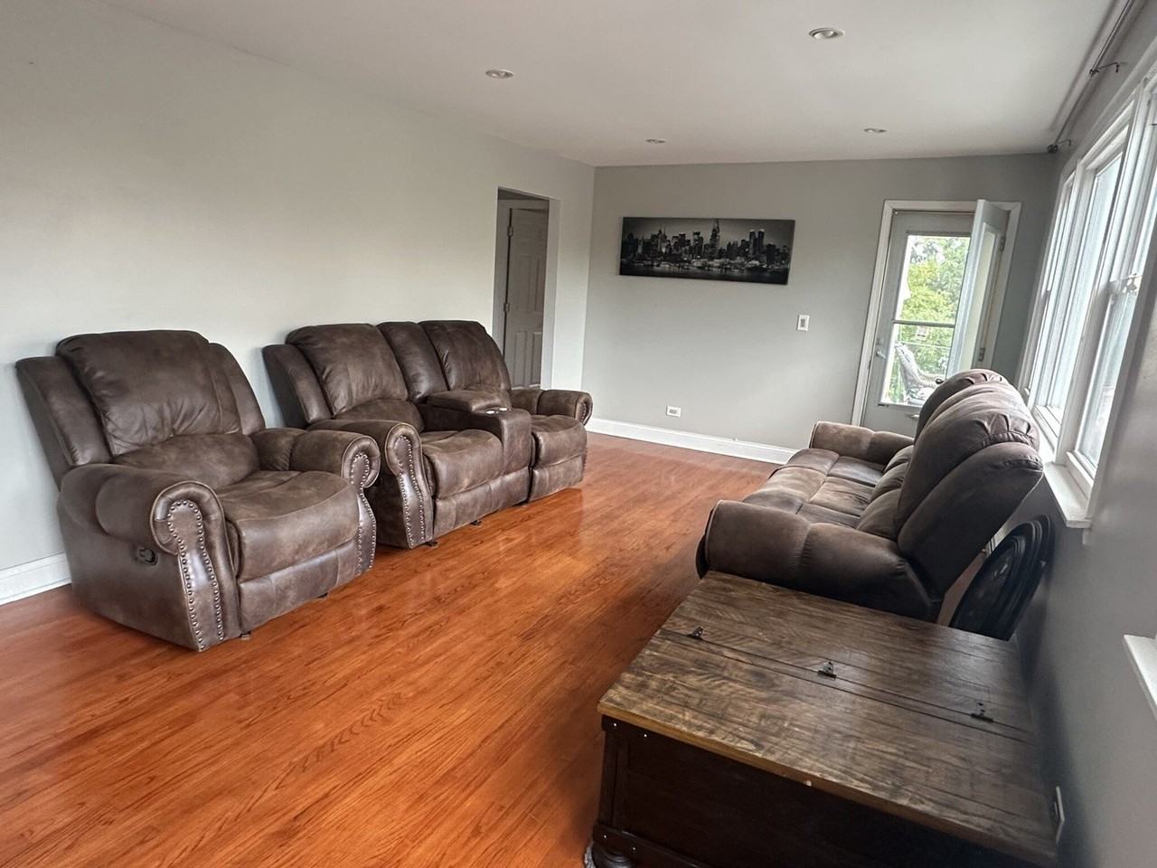 7241 N Ridge Blvd #301 - Photo 3 of 15