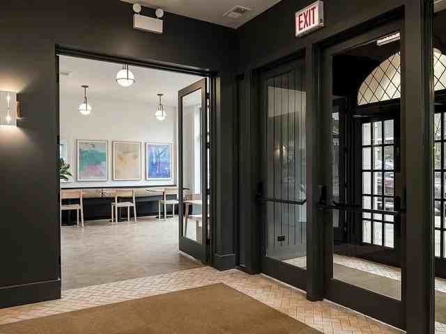 1650 W Roscoe St #309 - Photo 3 of 22