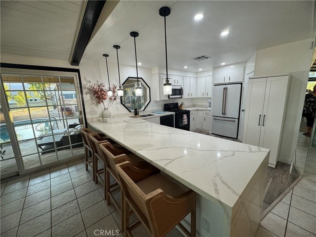 38250 Azalea Dr - Photo 3 of 26