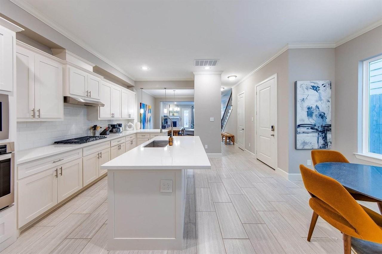 1436 Prince St #B - Photo 3 of 20