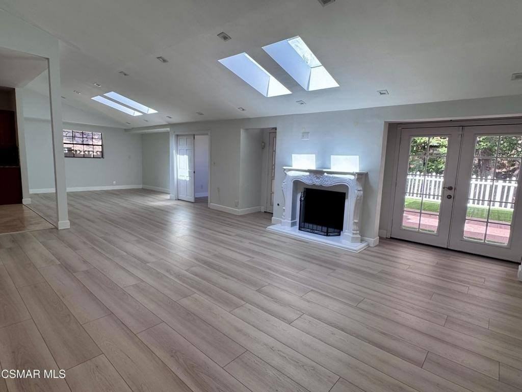 20445 Miranda St - Photo 6 of 47