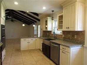 3024 Indiana Ave - Photo 4 of 16