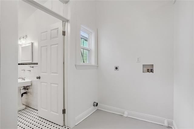 3830 Dauphine St - Photo 7 of 14