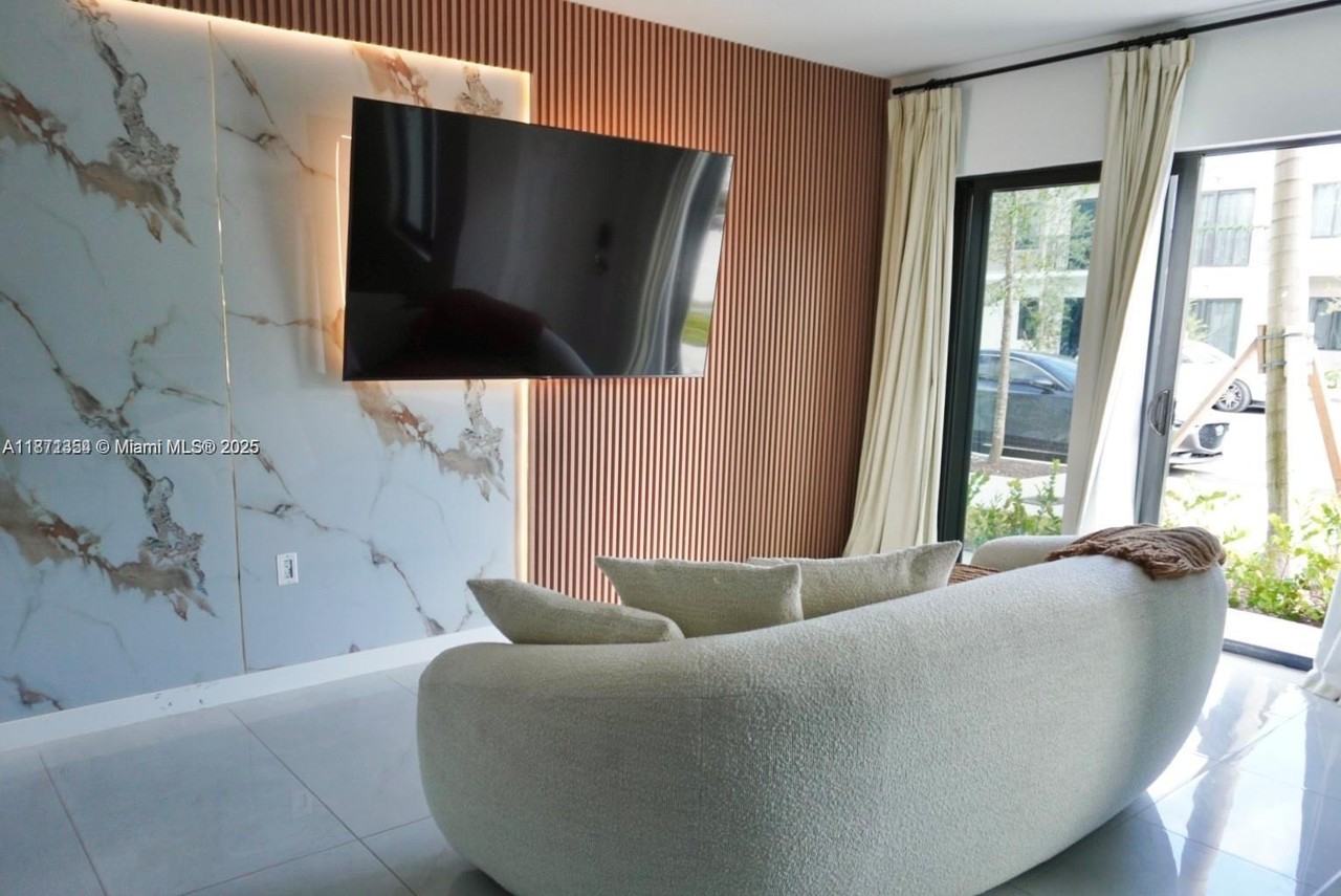 26130 Sw 145th Ct - Photo 2 of 8