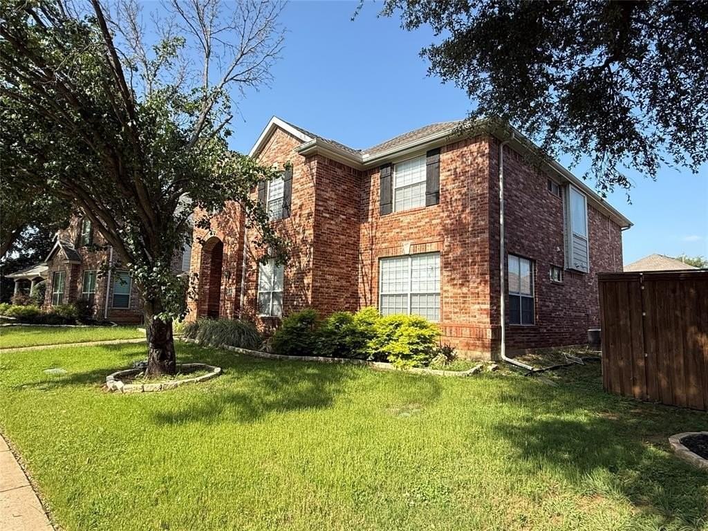 2302 Chapelwood Dr - Photo 2 of 24