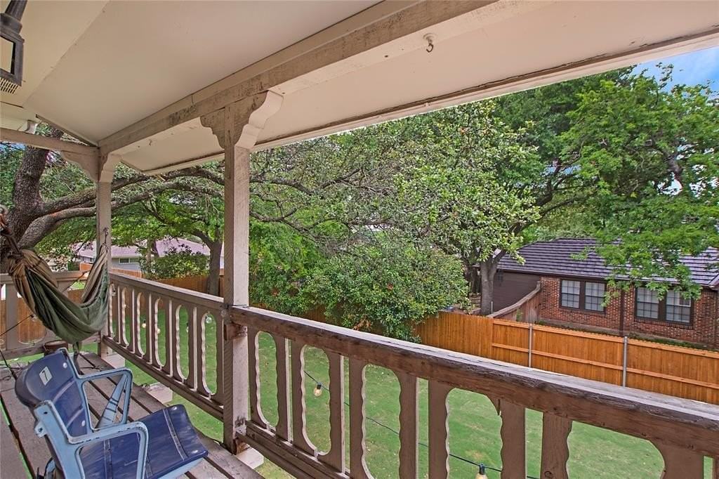 2631 Peavy Rd - Photo 4 of 31