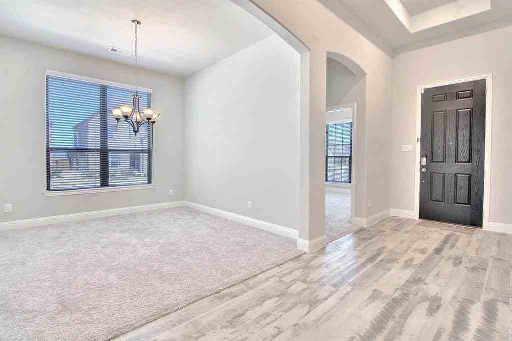 2417 Griffith Park Dr - Photo 4 of 27