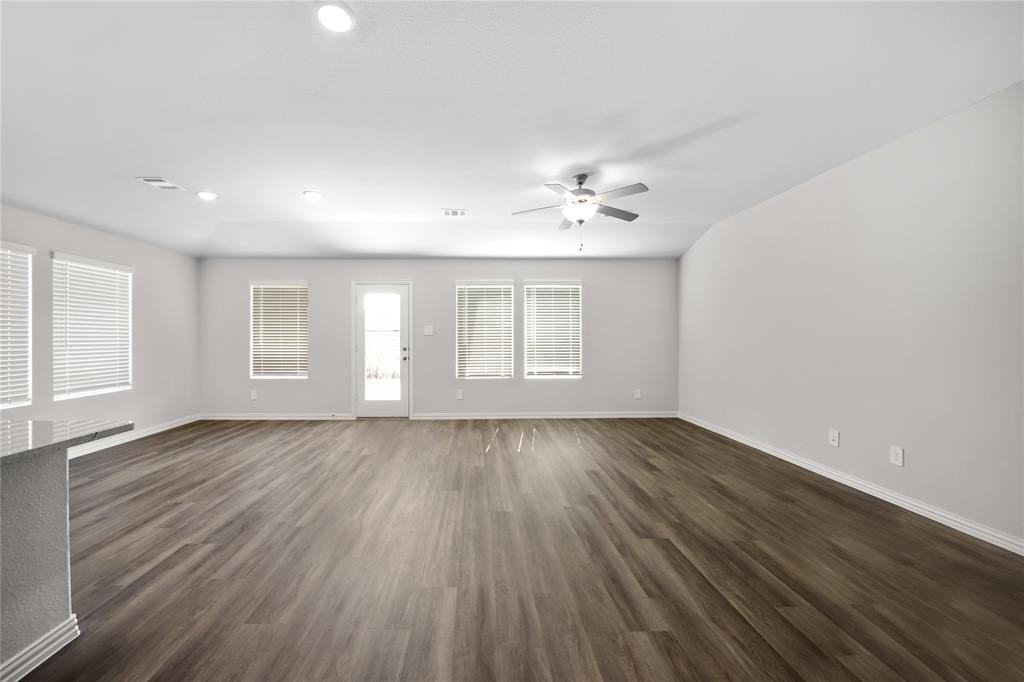 707 Whispering Winds Trl - Photo 4 of 16