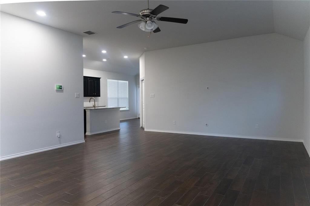 4015 Aurora Ln - Photo 4 of 20