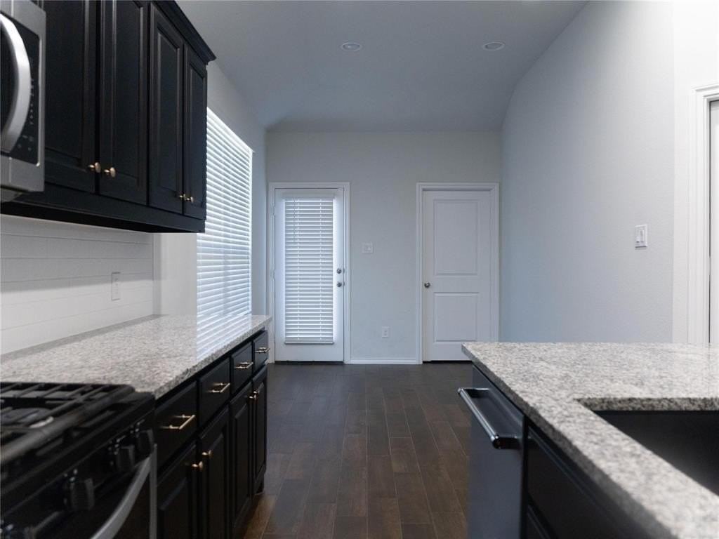 4015 Aurora Ln - Photo 7 of 20