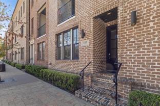 643 South César Chávez Boulevard - Photo 1 of 1