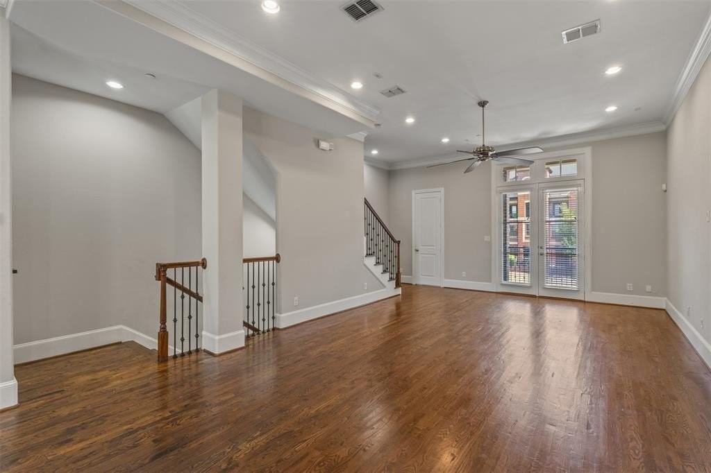 643 S Cesar Chavez Blvd - Photo 7 of 33