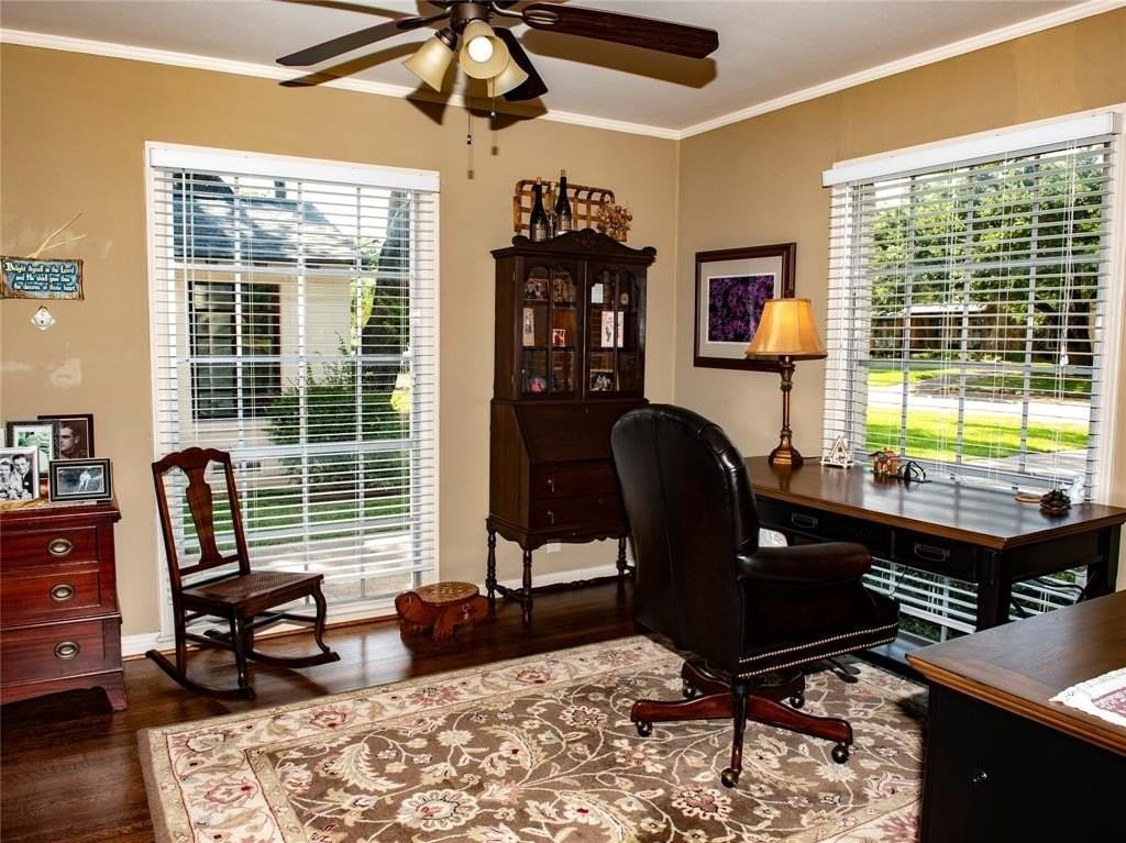 6216 Mercedes Ave - Photo 5 of 33