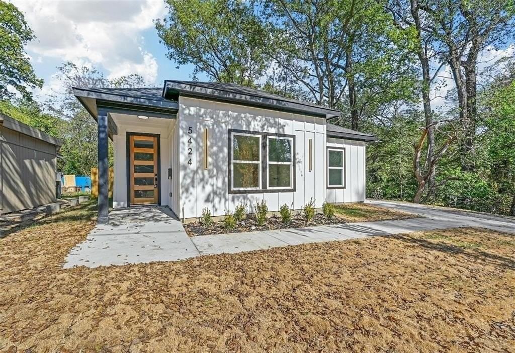 5424 Bourquin St - Photo 2 of 20