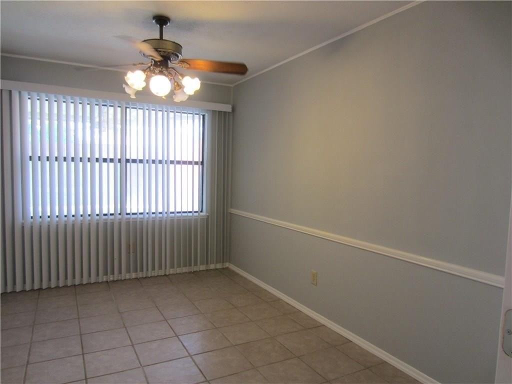 5604 Usher St - Photo 7 of 30