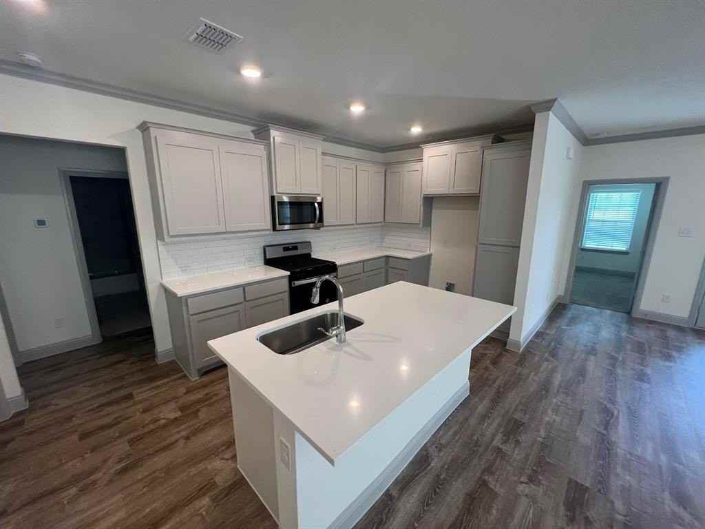 490 Oak Creek Dr - Photo 6 of 34