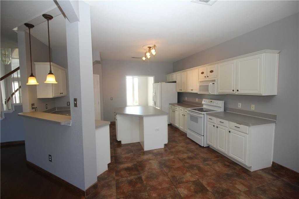 3845 Gillespie Dr - Photo 7 of 28