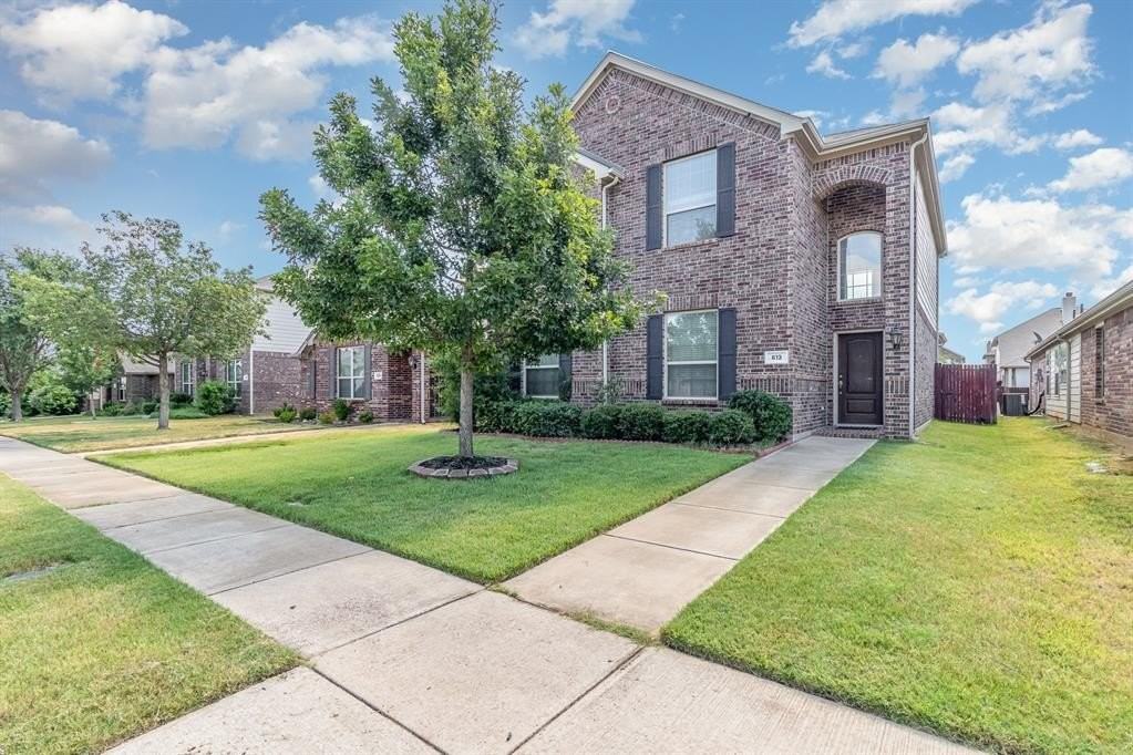 613 Wounded Knee Dr - Photo 2 of 29