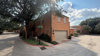 5734 Remington Park Sq - Photo 1 of 1