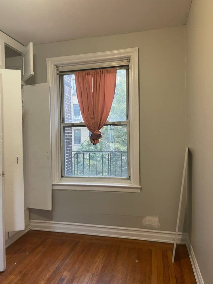 174th 77 West #3 - Photo 4 of 4