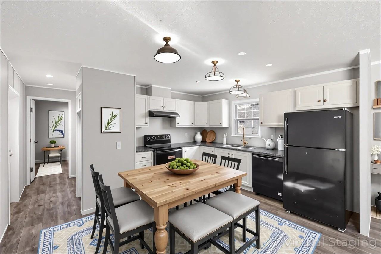 2805 Viewfield Lane - Photo 2 of 23