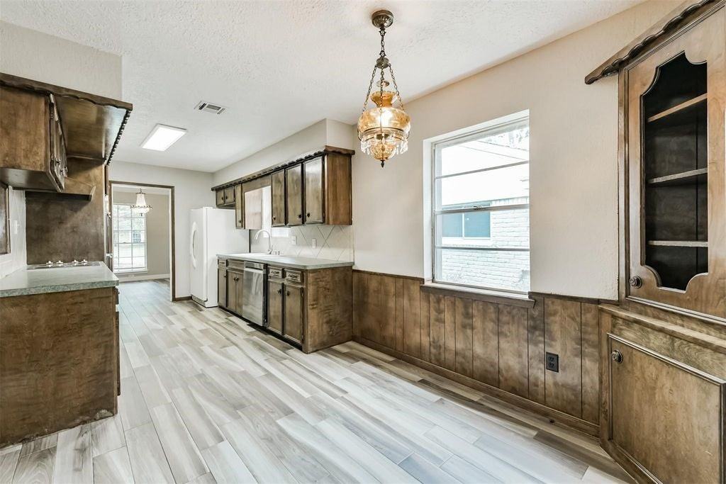 28902 Twisted Oak Dr - Photo 4 of 44