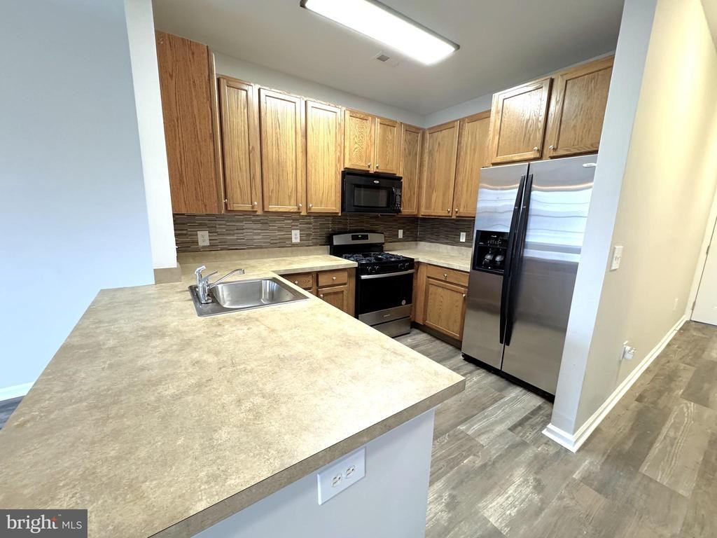 525 Highland Estates - Photo 4 of 19