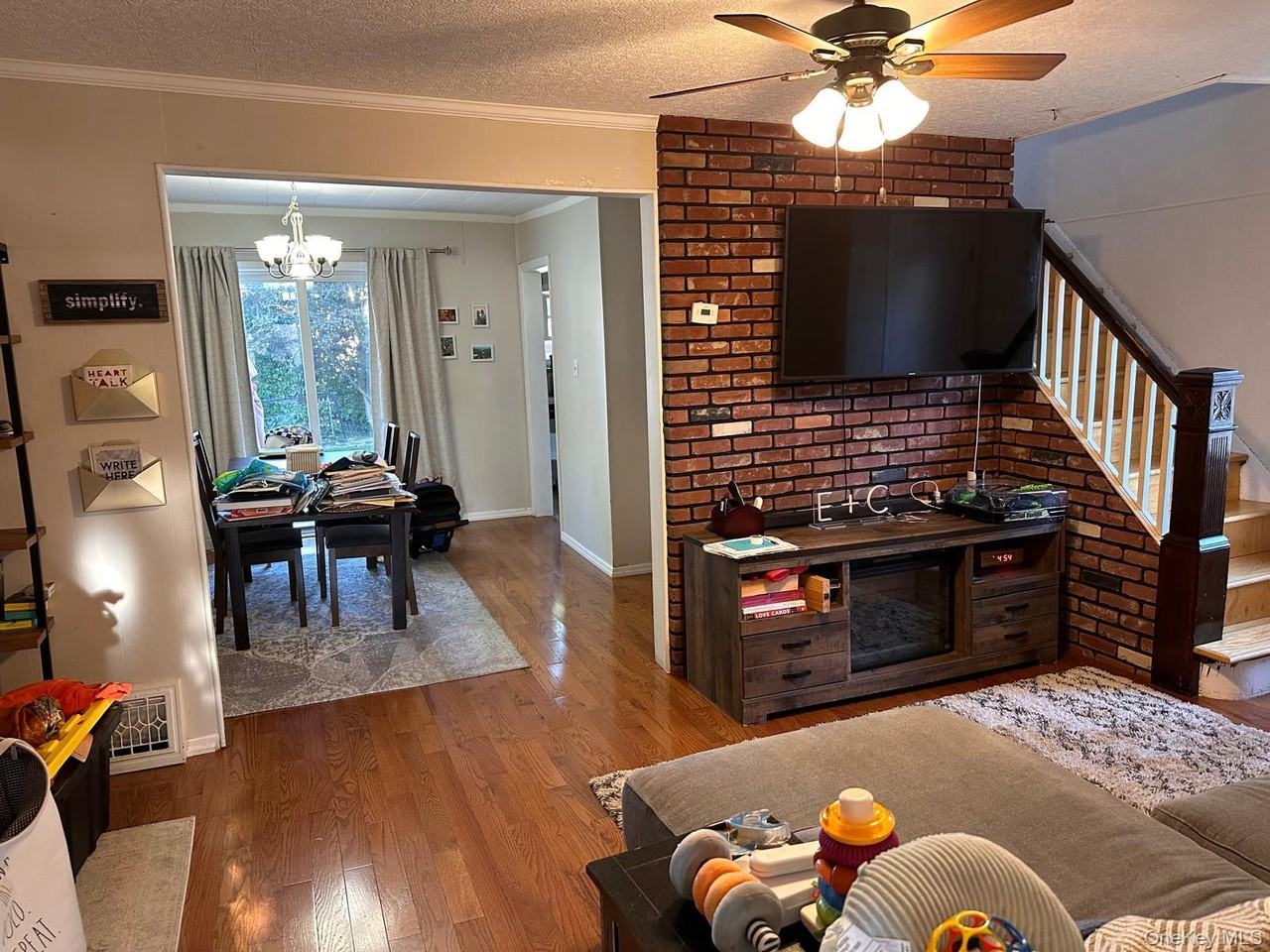 75 Derby St - Photo 2 of 8