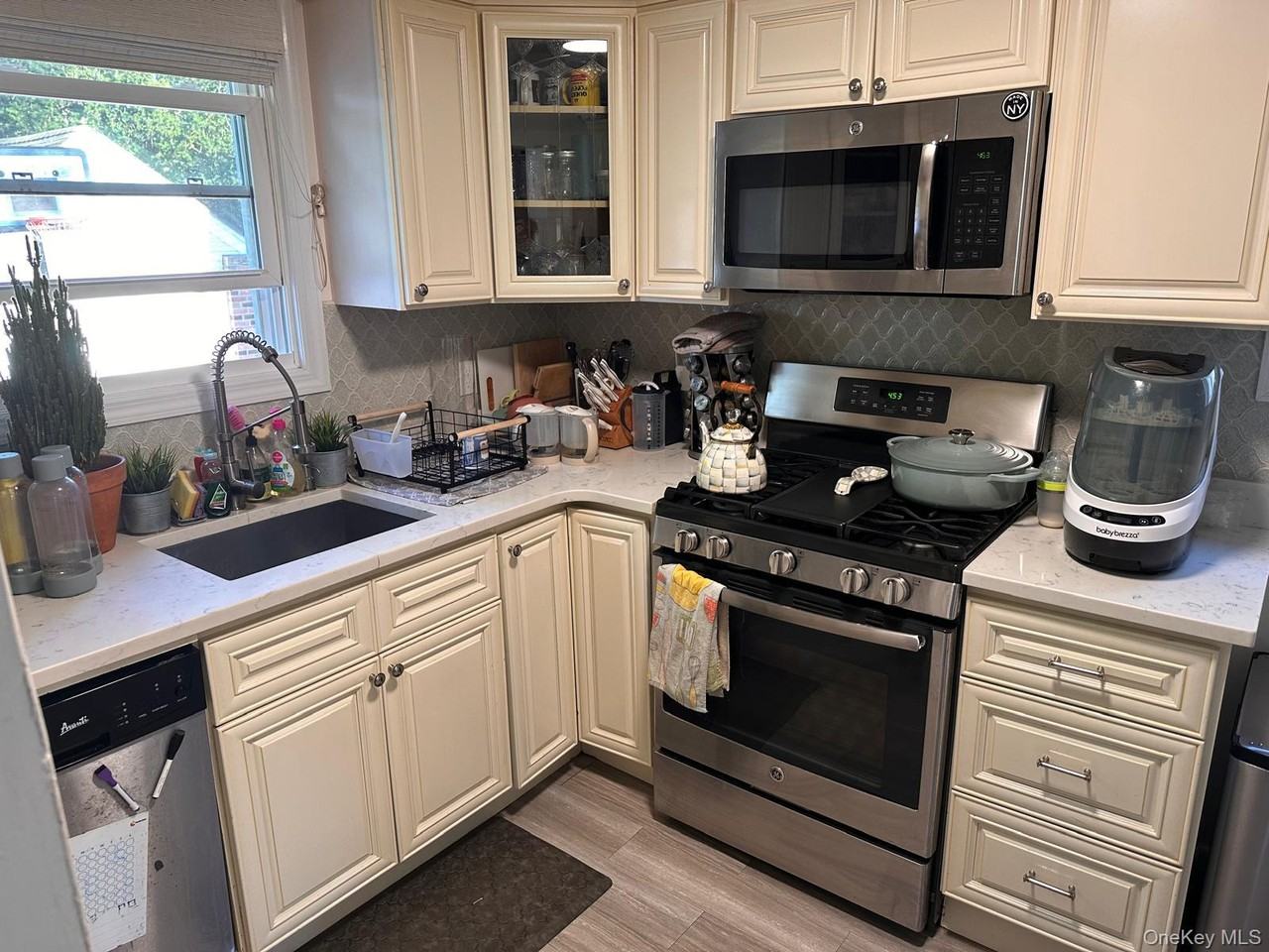 75 Derby St - Photo 3 of 8