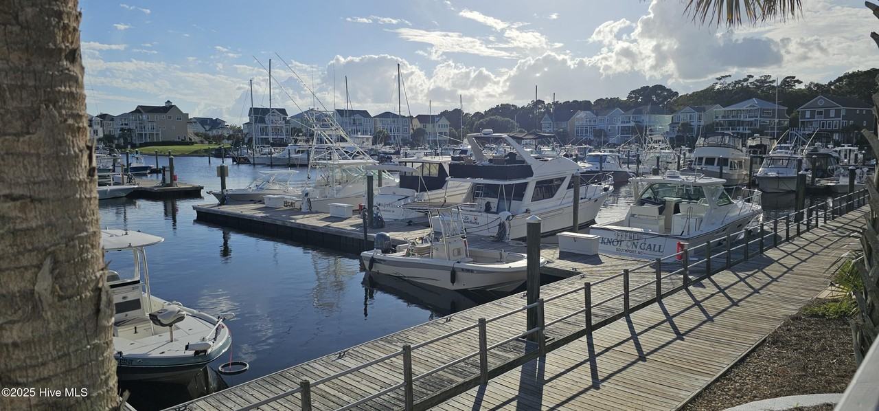 2571 St James Dr - Photo 3 of 7