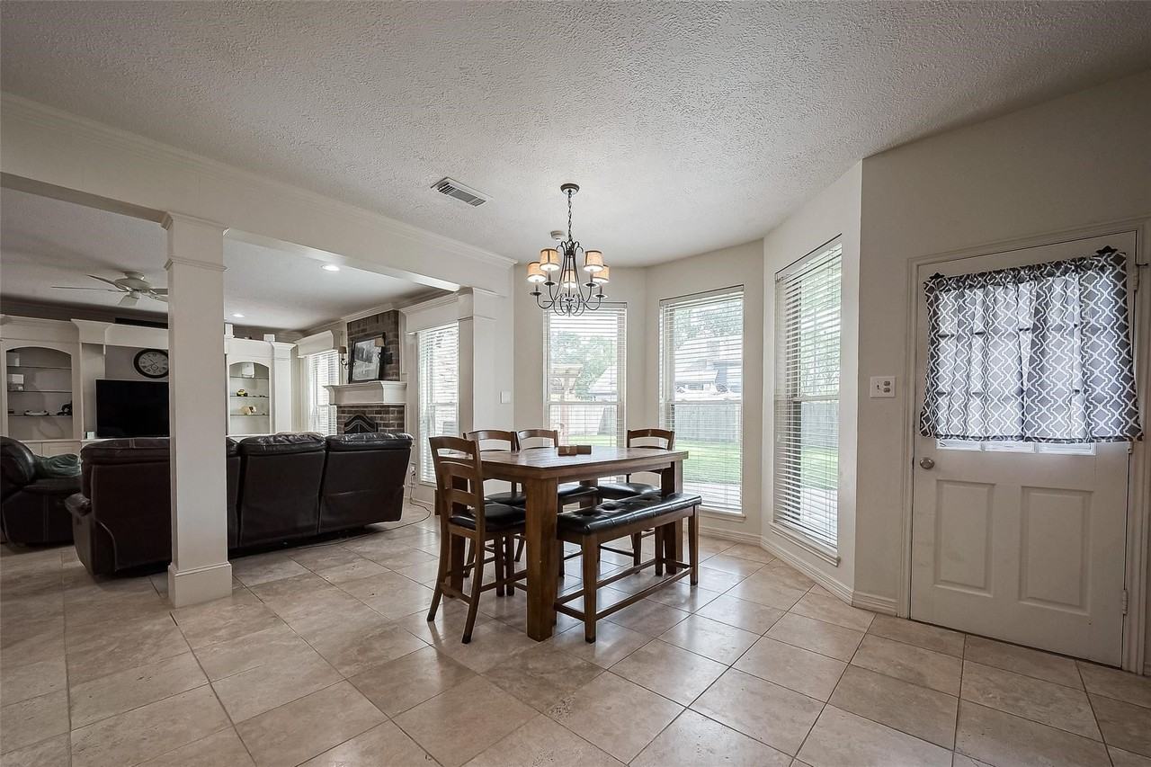 17102 Misty Creek Dr - Photo 6 of 41