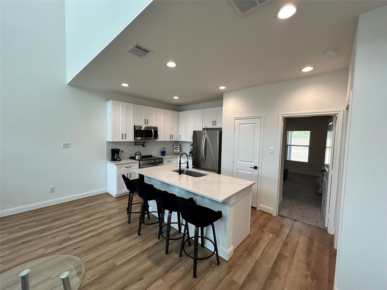 12011 Rockview Dr - Photo 7 of 24