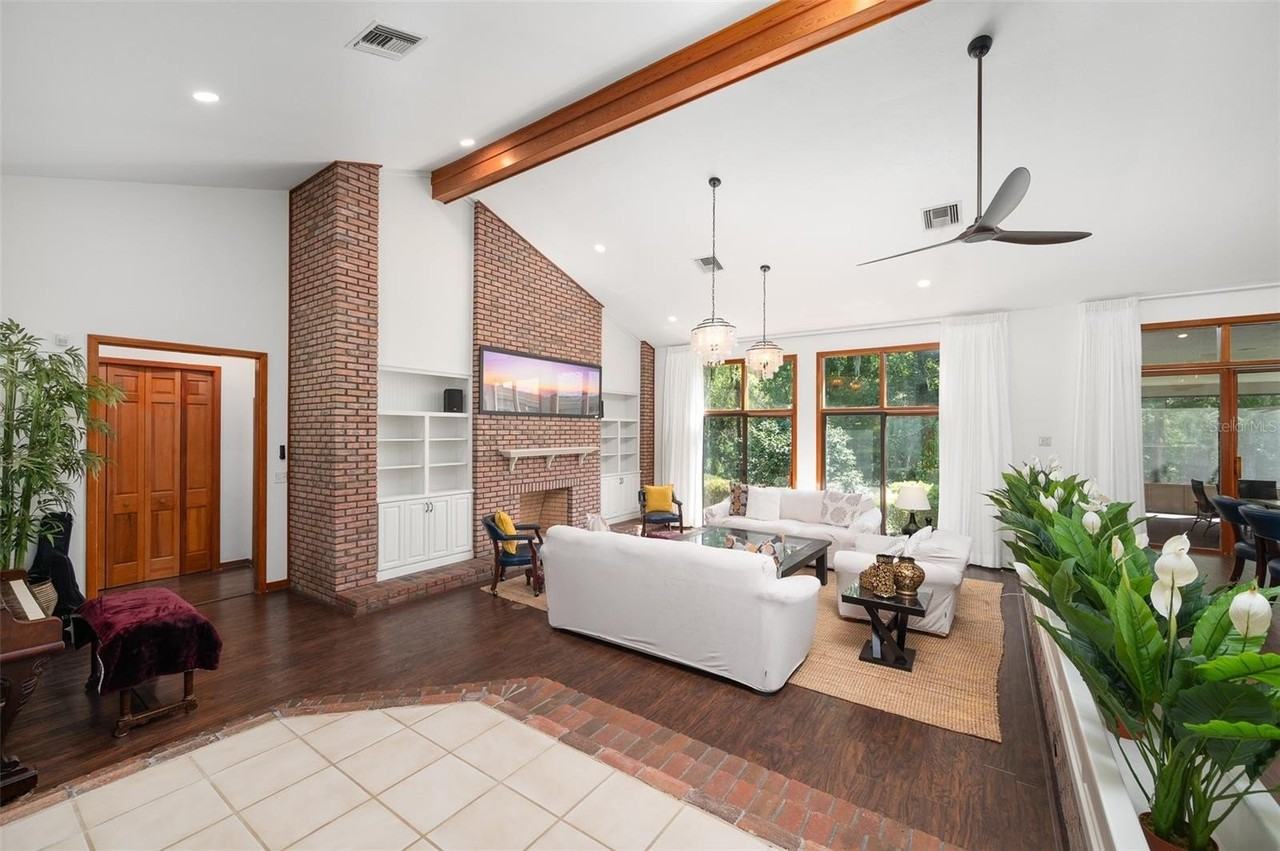 413 Sw 97th Ter - Photo 7 of 50