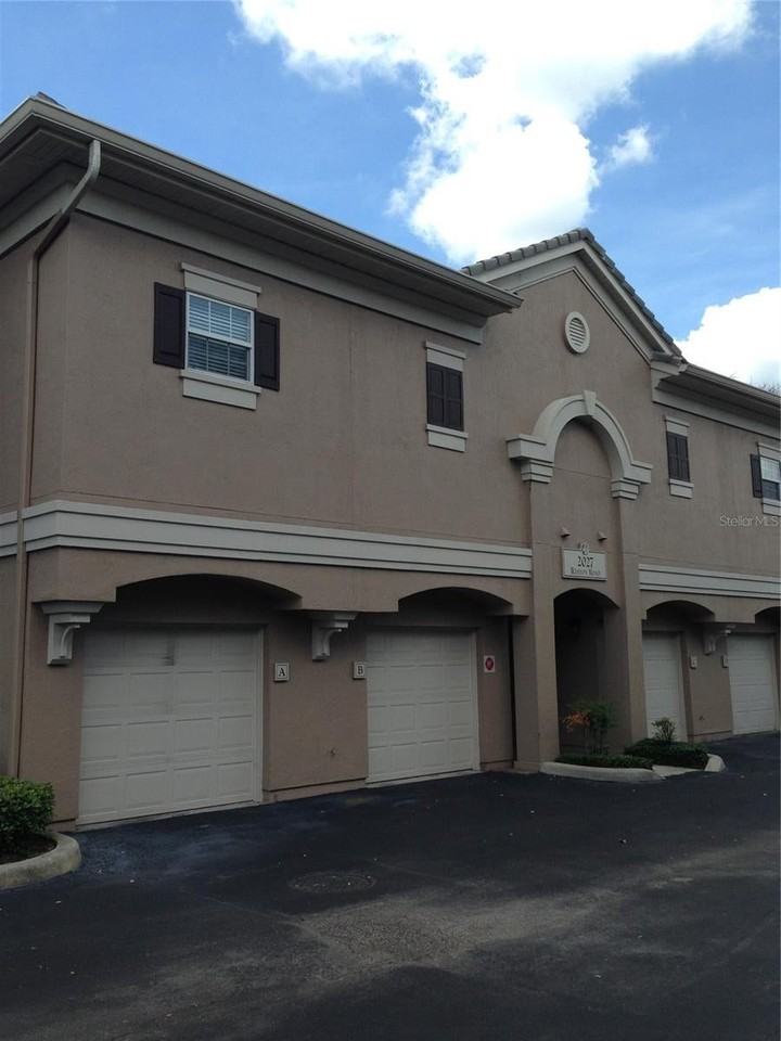 2027 Reston Rd - Photo 2 of 28