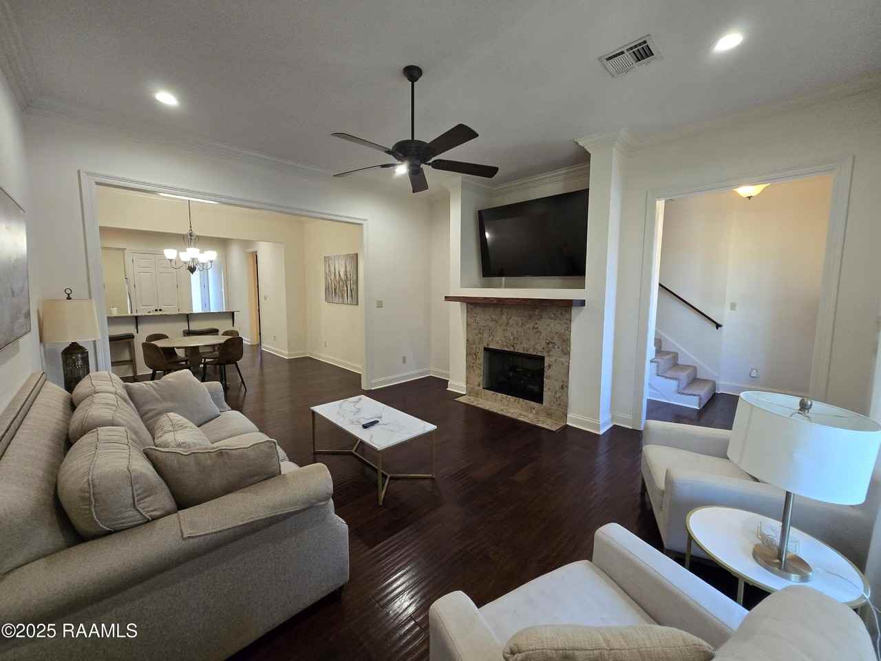 208 Traditions Dr - Photo 2 of 19