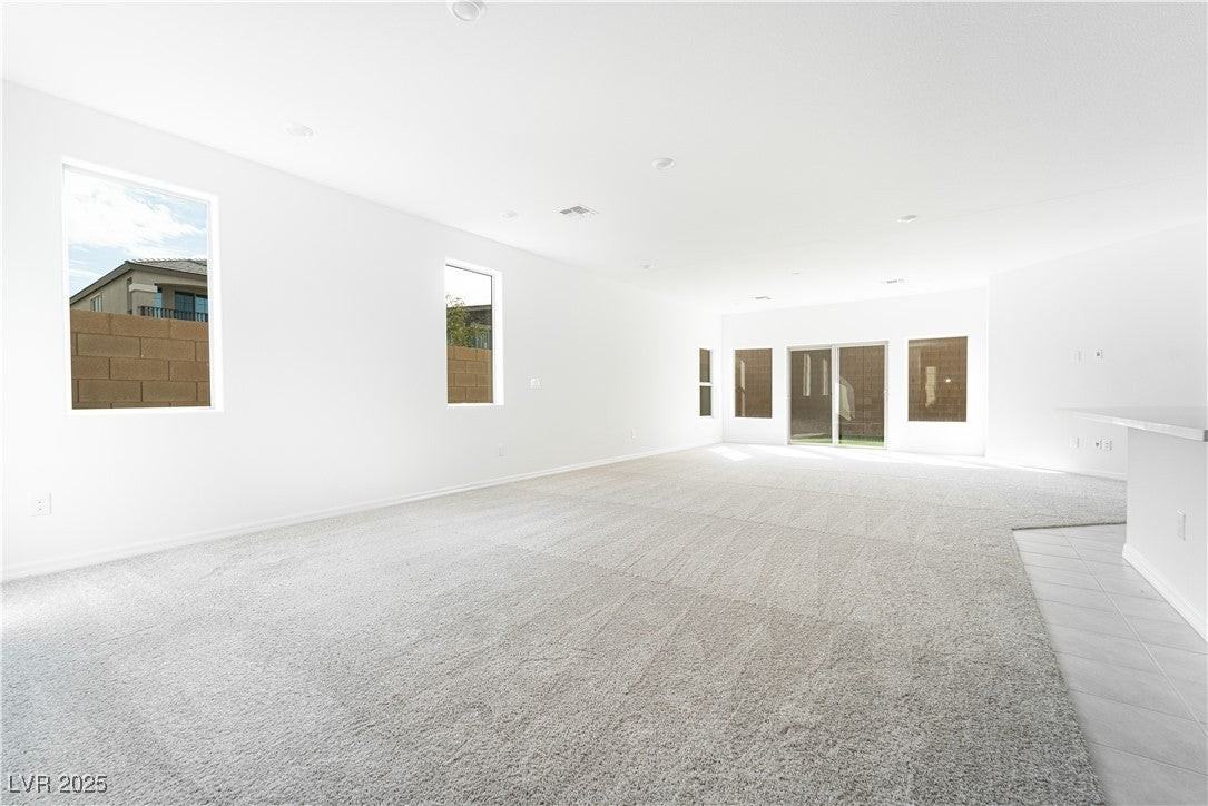 7475 Legacy Point St - Photo 4 of 21