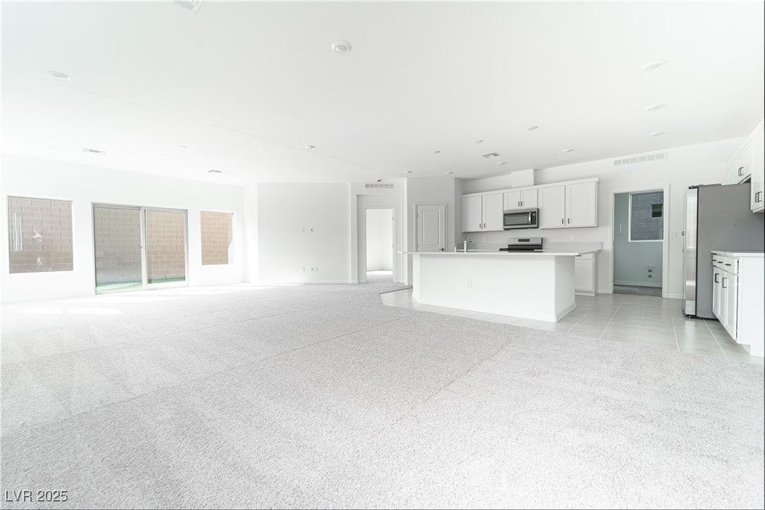 7475 Legacy Point St - Photo 5 of 21