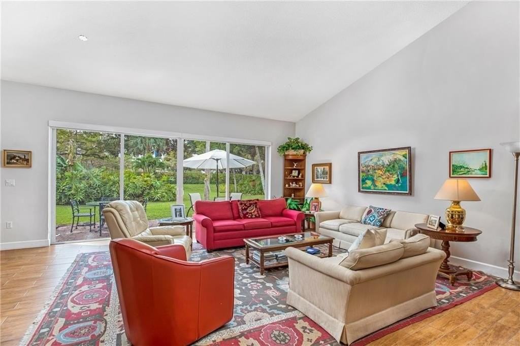 4106 Carriage Dr #C2 - Photo 4 of 30