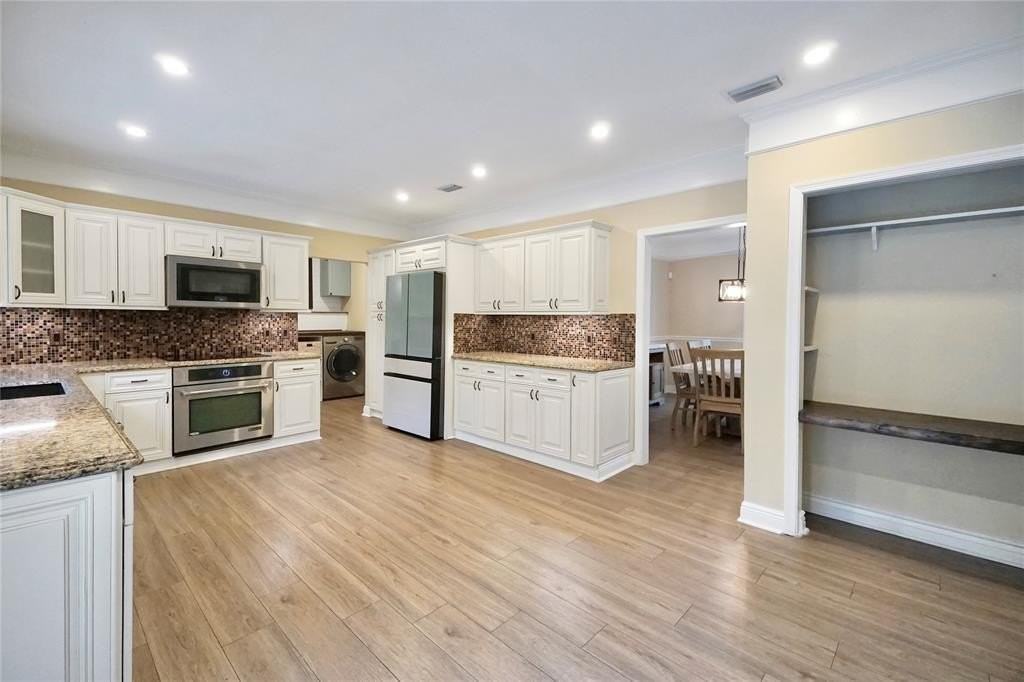 7501 Red Bay Place - Photo 7 of 25