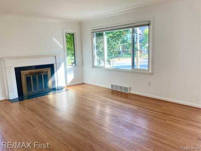 421 E Farnum Ave - Photo 2 of 23