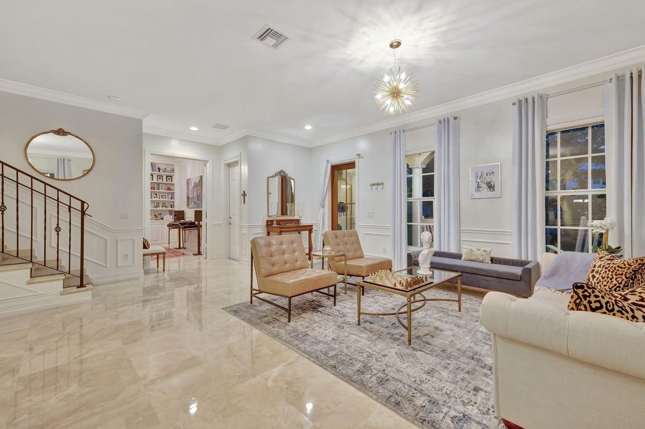 1115 Se 5th Ct - Photo 6 of 50