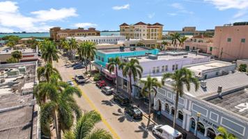 featured image of 211 Orange Ave