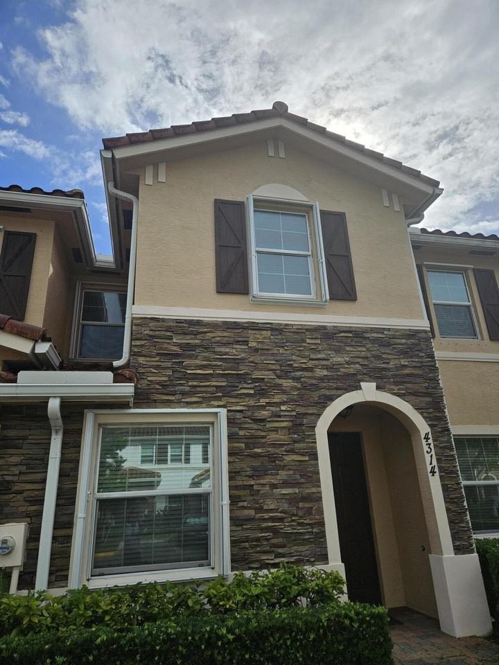 4314 Maybelle Ln - Photo 2 of 13